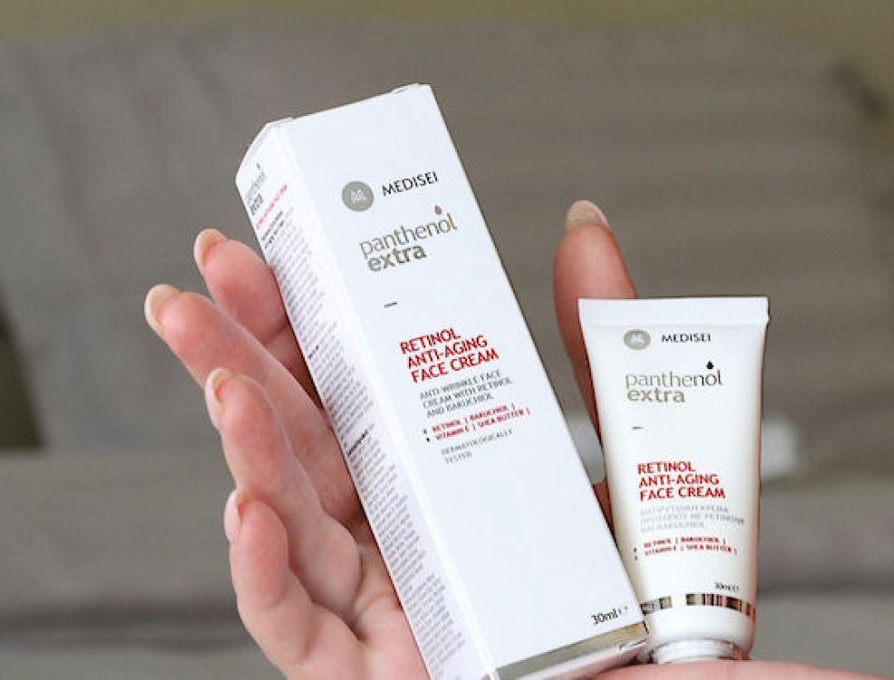 Medisei Panthenol Extra Αντιγηραντική Κρέμα Προσώπου με Ρετινόλη 30ml