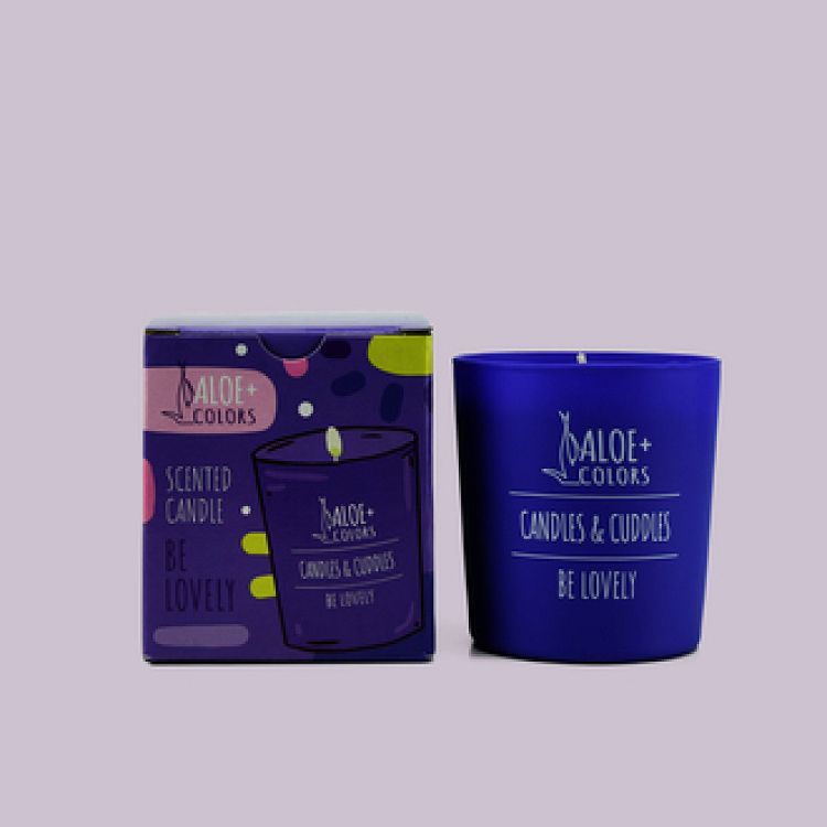 Aloe+Colors Scented Soy Candle Be Lovely - Αρωματικό κερί με άρωμα Καραμέλα - Πικραμύγδαλο - 220gr